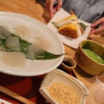 太郎茶屋 鎌倉 - 冷やしくずきりとシフォンケーキ