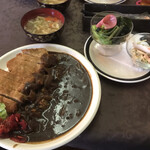 カウンタック - 料理写真:「カツカレー」食後にコーヒーサービスもあり。