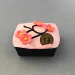 函館洋菓子スナッフルス - さくらシフォンカップケーキ（442円）