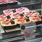 函館洋菓子スナッフルス - さくらシフォンカップケーキ（442円）