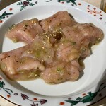 手もみたれ焼肉 世界一暇な焼肉屋 Ciccio - このミノがザクザクですごいのサイコロ上の切れ目が