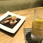 スタンド 四坪 - 甘エビの頭をバーニング