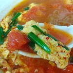 大塚辛麺 - 卵・ニラ・挽肉・トマト