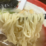 魚介豚骨ラーメン 古川 - 中細ちぢれ麺