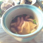 越南食卓 - シメジのスープ