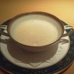 フランス料理 かもめ亭 - セットのスープ（ポタージュ）。泡立ってます。