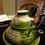 筑紫亭 - しめじと鱧の土瓶蒸し
      