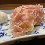 両忘 - 24ヶ月熟成ペルシュウとトルタフリッタに水牛モッツァレラ添え