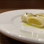 両忘 - チーズのパスタ パッケリーニ