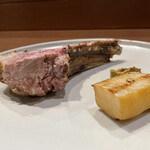 両忘 - ラムと筍の炭焼き