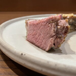 両忘 - カットすると肉汁が滲み出します！