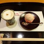 せき根 - 苺のアイスクリーム 珈琲