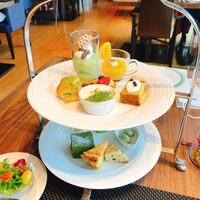 ポム・ダダン - 