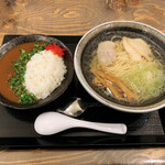 麺や 日の出 - 日の出らーめん＋小盛りカレーセット