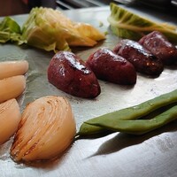 鉄板焼き 大和 - キャベツ、玉ねぎ、なんとか芋といんげん