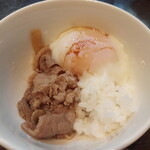 リュクス ダイニング ハプナ - 牛丼+温玉