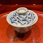 Soujiki Nakahigashi - 愛らしいメダカの蓋付き茶碗。春を感じます♡