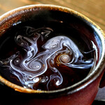 赤い屋根の喫茶店 駅舎 - 自然にフレッシュが混ざるのをゆっくり待つ。