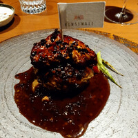 VINSEMBLE -  メイン～黒毛和牛のハンバーグとフォアグラのソテー 芳醇なトリュフのソース よつばファームの人参と大根 