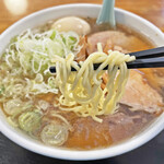 Taishouken - 少し黄色掛かったツルッとした食感の麺