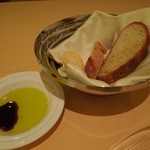 エンパイア・グリル - パン3種