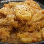 トラットリア 29 - 「29のトリッパの煮込み」：トリッパと豚耳をトマトと共にじっくり煮込んで、プルッとトロッと　そして、コリッ♪