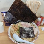 天童製麺 - 麺は特大な。海苔増ししたら一枚来たぜぇえ？！な、なにを言っているかわからねーと思うが、オレもナニをされたのかわからなかった・・・頭がｈ()