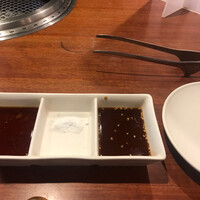 やきにくのバクロ 博多店 - タレ、塩、ポン酢