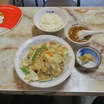 平和軒 - 肉野菜炒めライス