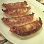 中国名菜 敦煌 - 大ぶり焼き餃子