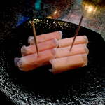 スモーレスト・バー  - クリームチーズの生ハム巻き。マイルドでテキーラによく合う