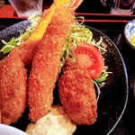 Uotoshi - ミックスフライ定食