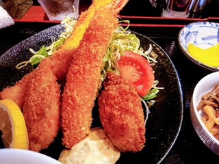 Uotoshi - ミックスフライ定食