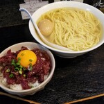 塩そば専門店 桑ばら - 馬肉ユッケ丼と秋刀魚香油の塩かけそば定食