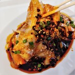 成都館 - 辛くなく、ニンニクの旨味が最高！