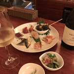 ワイン　お食事　自家製パン　バローロ - 