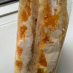 パン家のどん助 - 夏みかんサンド