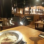 炭火焼肉 狸小路やまごや - キレイな店内