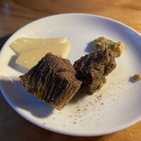 カルネジーオ イースト - 