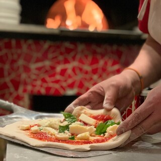 ◇Neapolitan pizza baked in a wood-fired oven ◇Daily recommended menu also available◇
