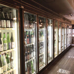 IMADEYA - 地酒コーナー。夢の様な冷蔵庫！