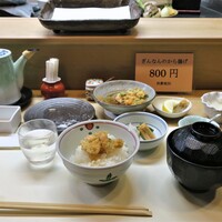 てんぷら天松 日本橋店 - かき揚げを浸して