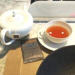 La Brianza - ブレンドティーNo.1851 アッサム・プーアール・キームンのブレンド。すっきりおいしい♪  本日のドルチェのプリンとよく合います、なめらかなプリンとすっきりのブレンドティーとても楽しめました☆