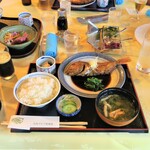 Ooaraigorufukurabu Resutoran - 煮魚ご飯