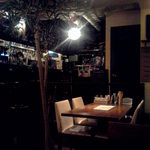 chaba - ウッディなダウン照明の店内