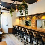 日本のお酒とごはんのお店 ムロマニ - カウンター席