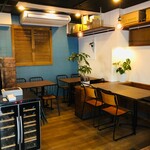 日本のお酒とごはんのお店 ムロマニ - テーブル席