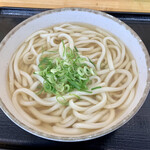 Maruichi - かけうどん(中)
                        いたって普通、これといった特徴が見当たらない…