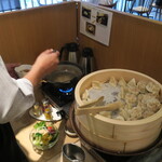 ホテルアーバングレイス宇都宮 - 餃子もある