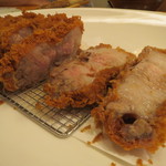 黒豚極上ロースカツ断面